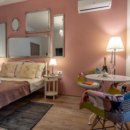 Old City Romantic Studios 4 With Free Private Parking Pola Esterno foto