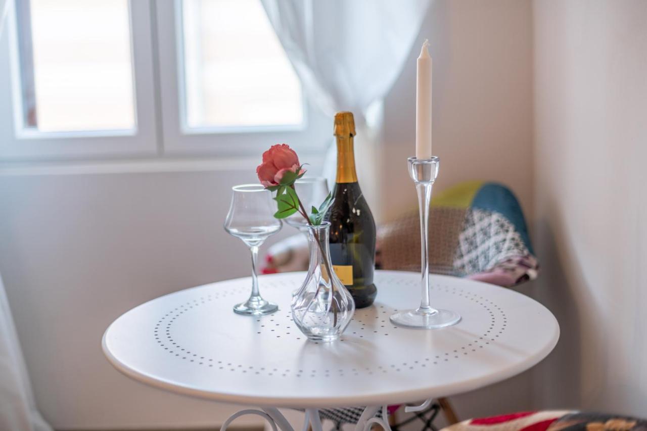 Old City Romantic Studios 4 With Free Private Parking Pola Esterno foto