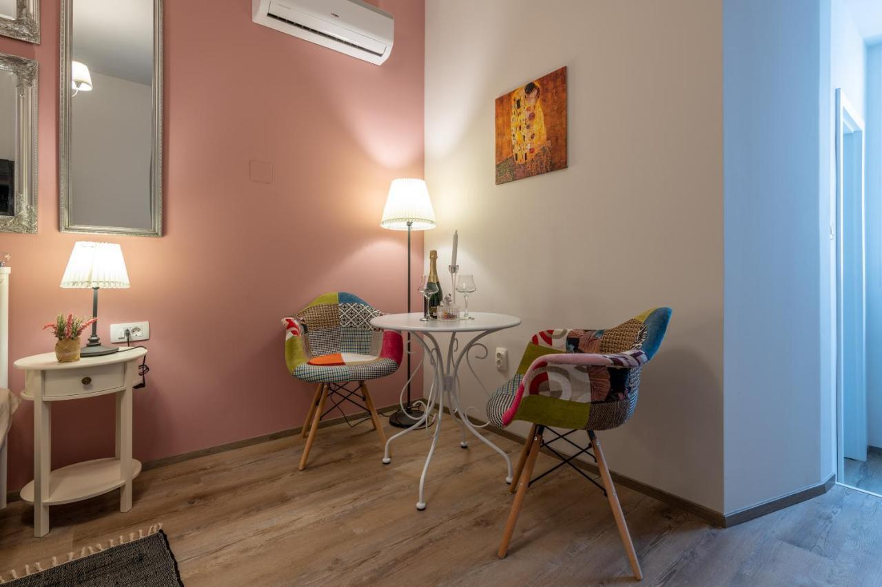 Old City Romantic Studios 4 With Free Private Parking Pola Esterno foto