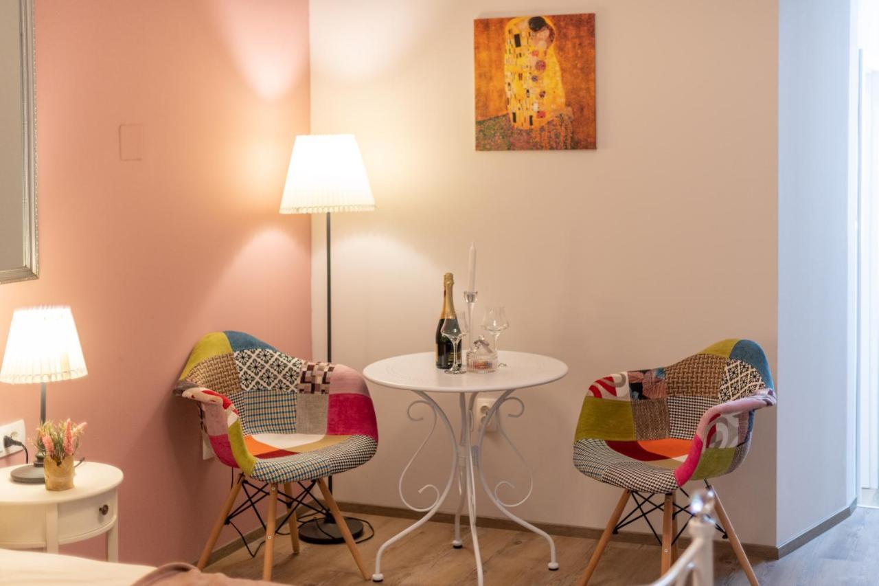Old City Romantic Studios 4 With Free Private Parking Pola Esterno foto
