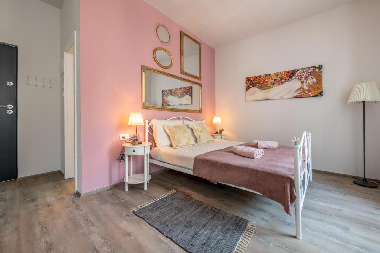Old City Romantic Studios 4 With Free Private Parking Pola Esterno foto