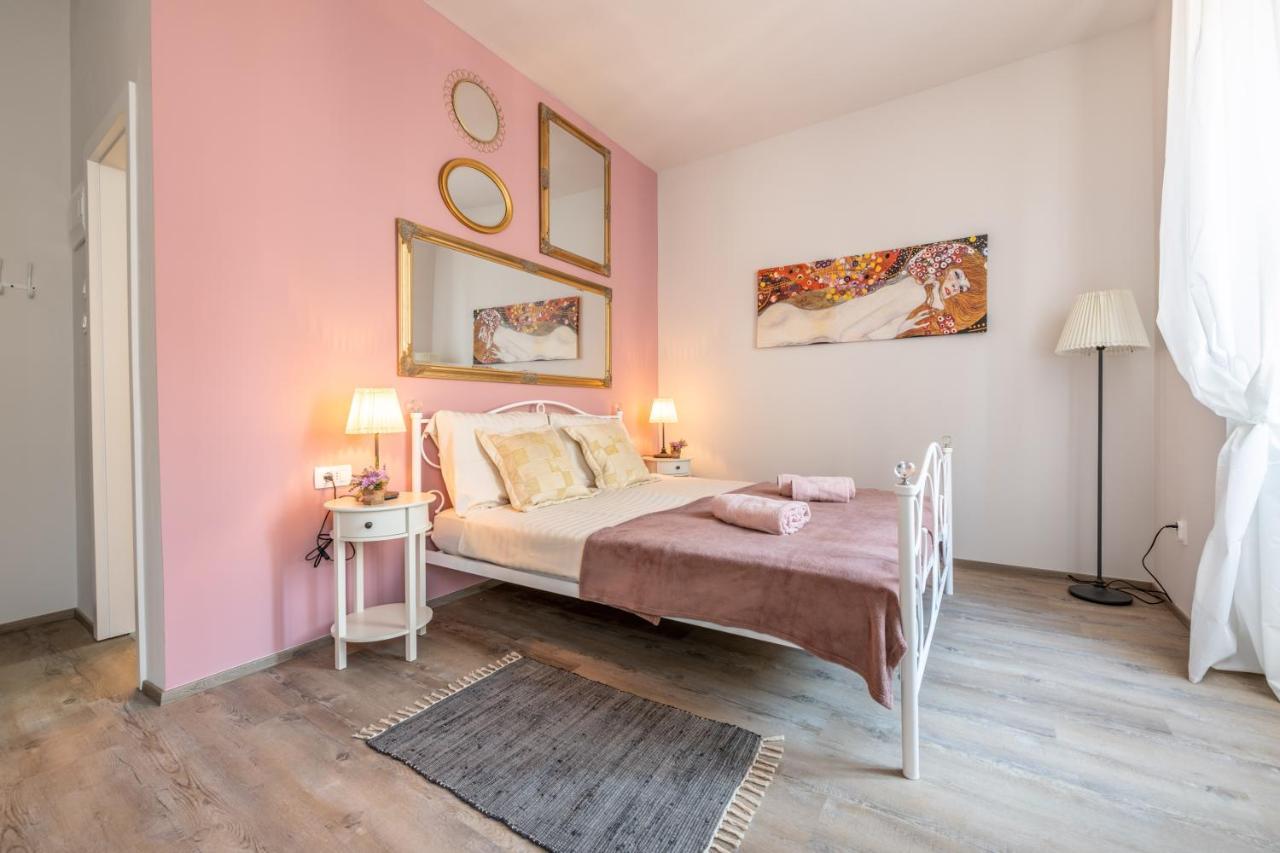 Old City Romantic Studios 4 With Free Private Parking Pola Esterno foto